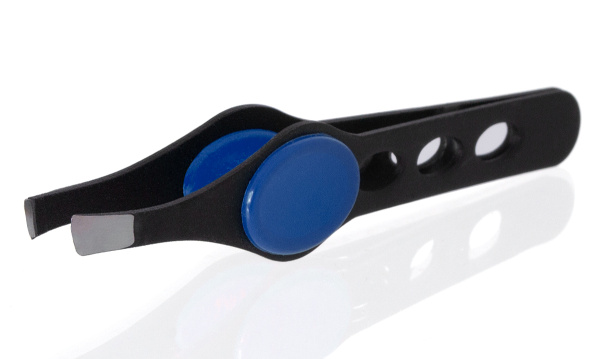 Фото Пинцет для бровей Weisen RRK-1046Blue скошенный, 9,5 см, синий (Пинцеты для бровей)