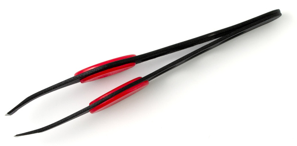 Фото Пинцет для бровей Weisen RRK-1046Red скошенный, 9,5 см, красный (Пинцеты для бровей)